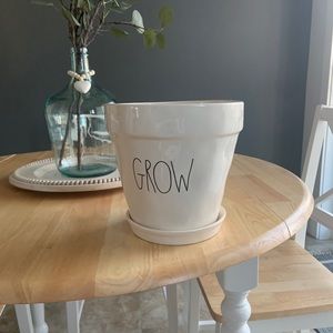 Rae Dunn planter